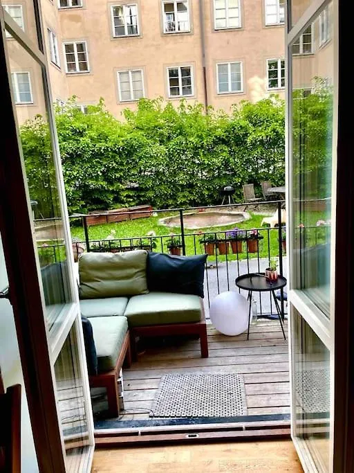 Lugn Design Laegenhet, I Heta Sofo, Soedermalm Apartment Stockholm