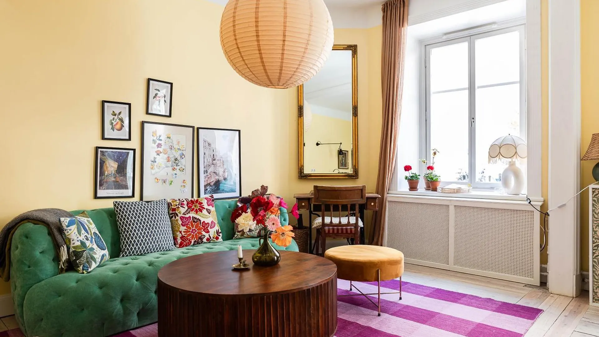 Lugn Design Laegenhet, I Heta Sofo, Soedermalm Apartment Stockholm