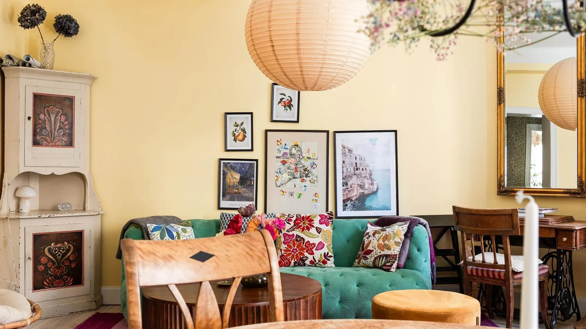 Lugn Design Laegenhet, I Heta Sofo, Soedermalm Apartment Stockholm